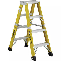 FEATHERLITE 6604 4′ EXTRA-HEAVY DUTY FIBERGLASS STEPLADDER